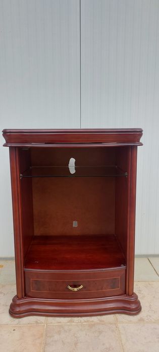 Móvel para tv com tampo giratorio