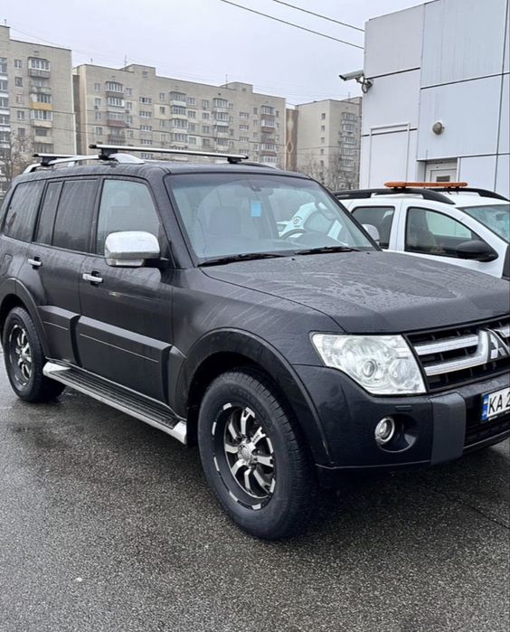 Митсубиши вагон 2011