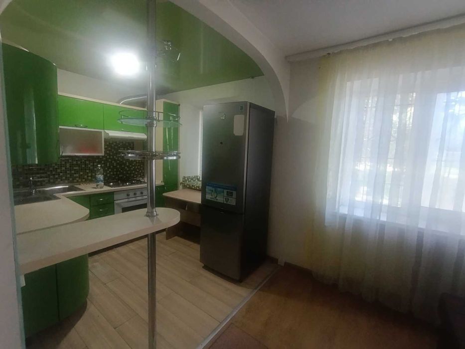 Продам 2-х комнатную на Соцгороде