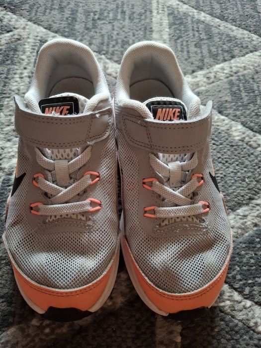 Nike dziewczęce.