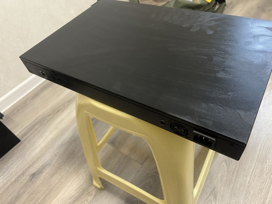 EdgeSwitch 48 комутатор та маршрутизатор