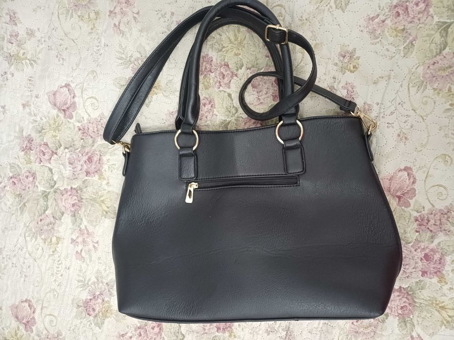 Classic Black Bag64365332153345121