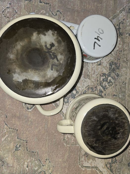 3 garnki jasne krem z pokrywkami  emaliowane