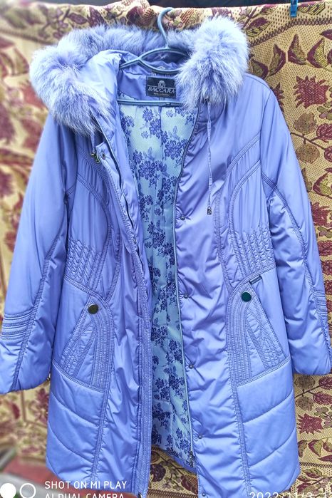 Продам женские куртки