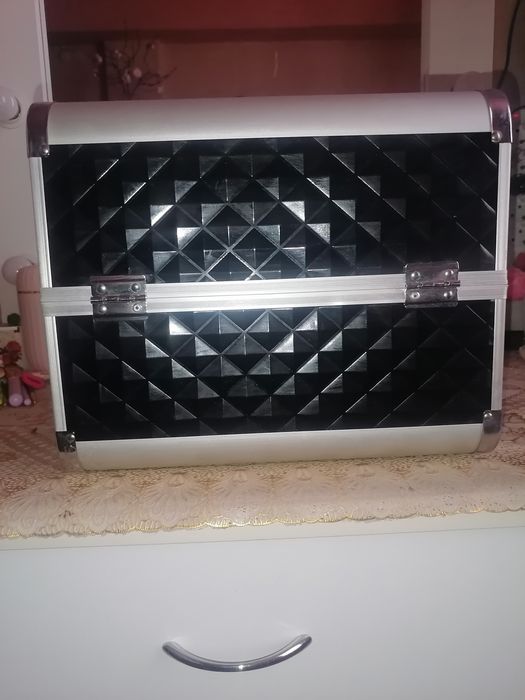 Продам Бьюти кейс, чемодан,
