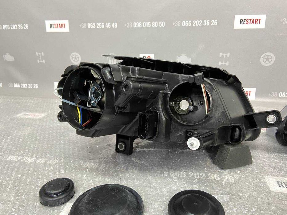 Фари передні Volkswagen Passat B6 фара Пасат Б6 3C0941005C, 3C0941006A
