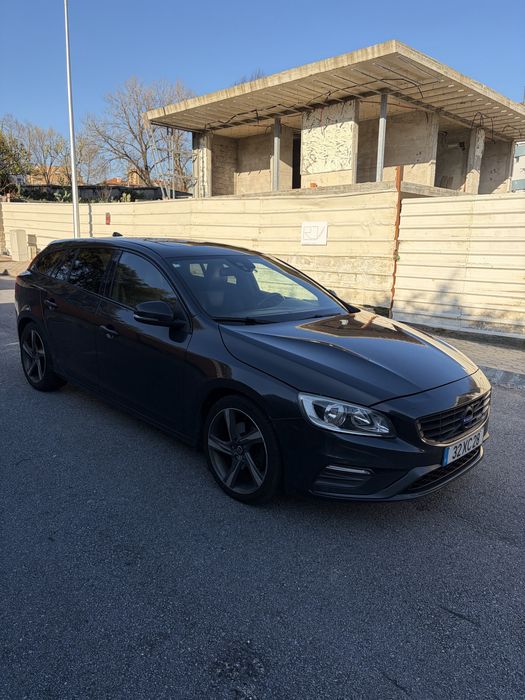 Volvo v60 d2 R-design