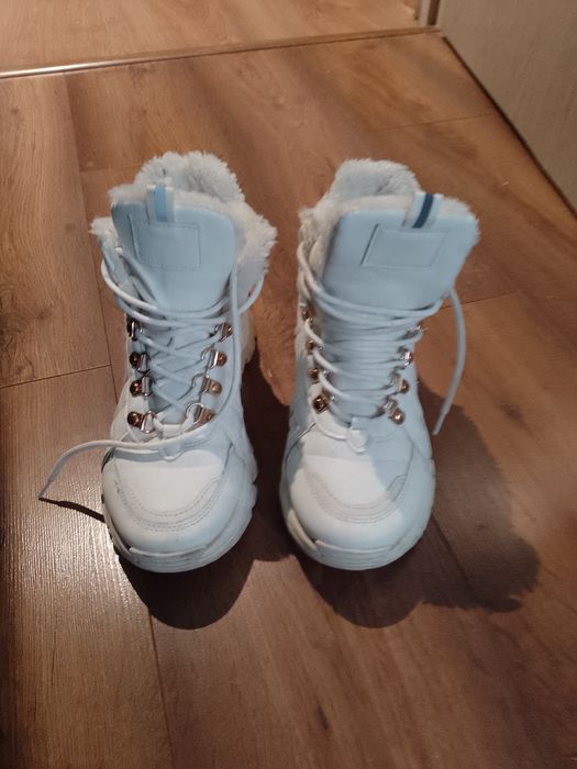 Buty damskie zimowe