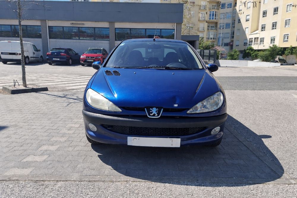 Peugeot 206 1.1 03 Agualva E Mira-Sintra • OLX.pt