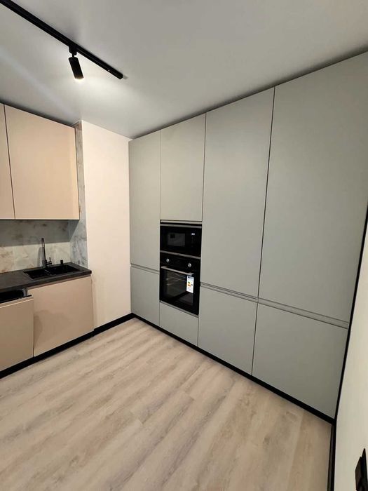 2 кімнатна квартира з ремонтом та меблями поруч з Велесом