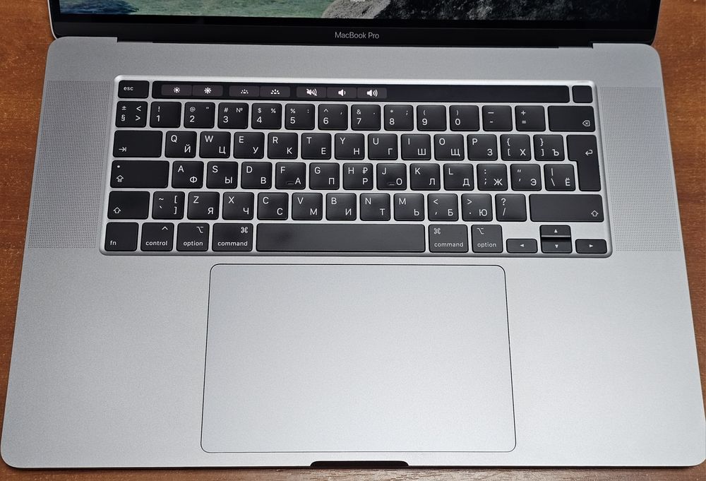 Ноутбук Apple Macbook Pro 16" A2141, i7, Radeon Pro 5300M 4Gb, 16/500g