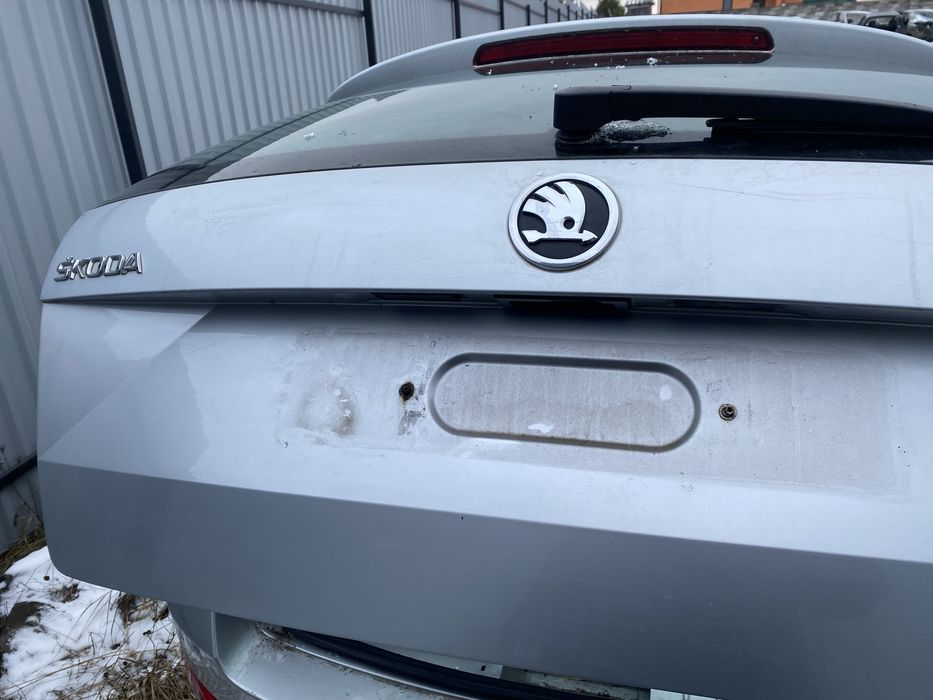 Ляда кришка багажника Skoda Oktavia A7 Шкода Октавія А7