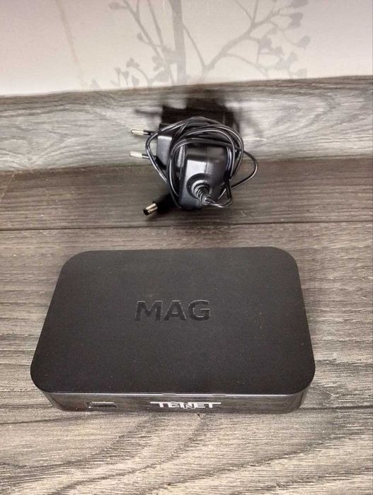 Андроид  приставка  MAG322. Без  пульта.