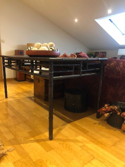 Mesa de madeira chinesa antiga