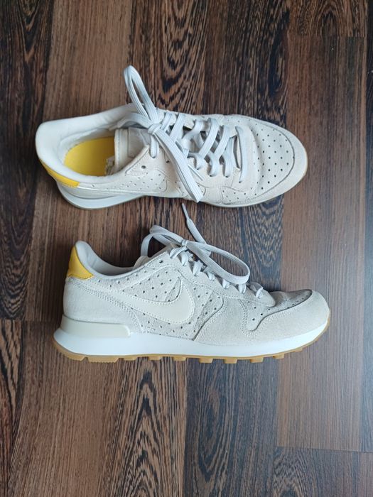Nike жіночі кросівки