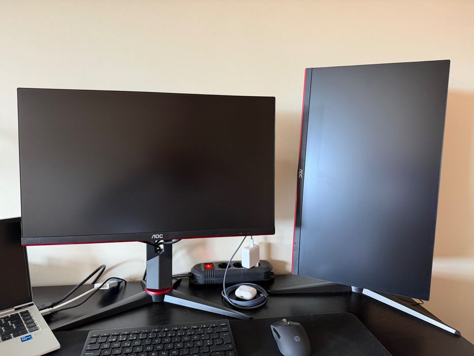 2x Monitores AOC 24" 24G2U 144Hz FHD