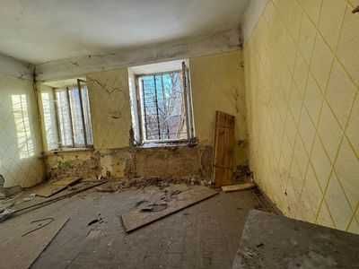 Частки будівлі, 26\100- 408,6 кв. м. Жовква, Лесі Українки, будинок 1