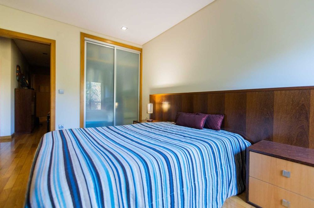 Aluga-se quarto em apartamento calmo e bem localizado em Braga.
