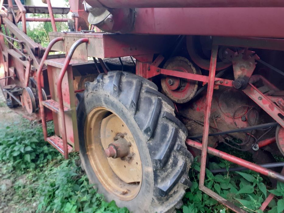 Комбайн Massey Ferguson 187