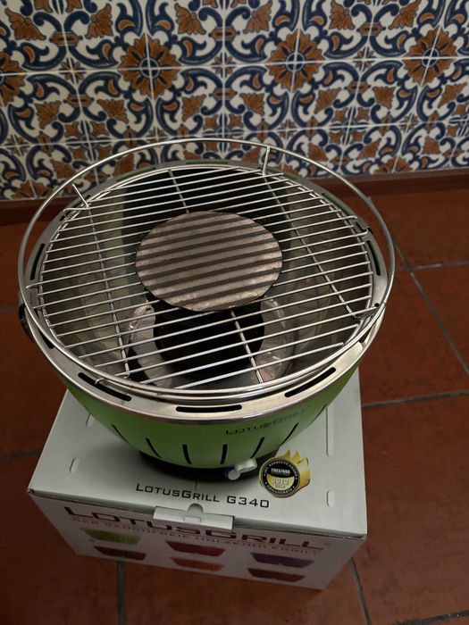 Churrasqueira a carvão Lotus Grill