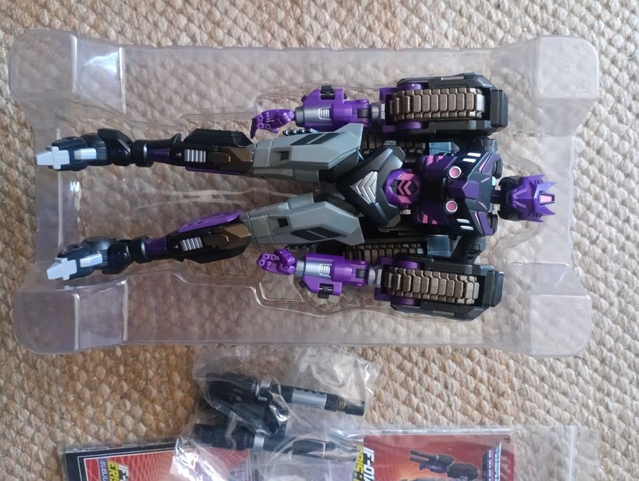 Iron Factory IF-01A Eris Kultur Alternative Transformers Figura Completa