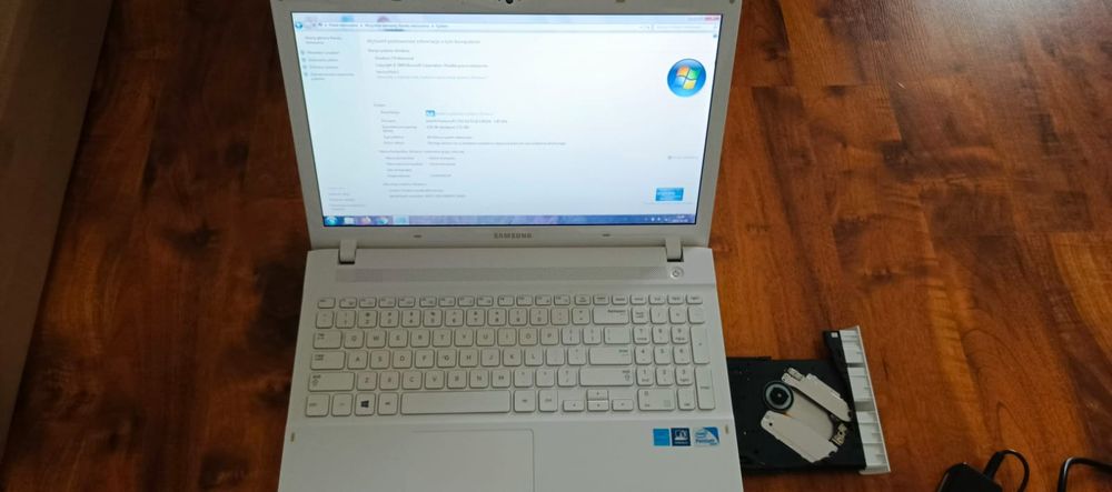 Laptop Samsung używany stan bdb
