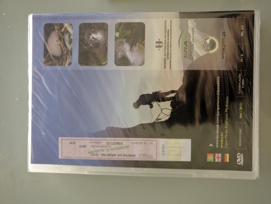 Dvds e livros sobre biodiversidade da madeira