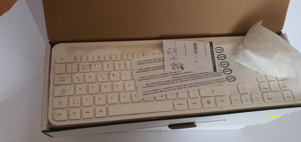 Комплект Беспроводная клавиатура и мышь

Ціна 999гр