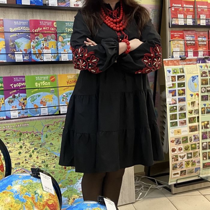 Вишита сукня чорна з вишивкою