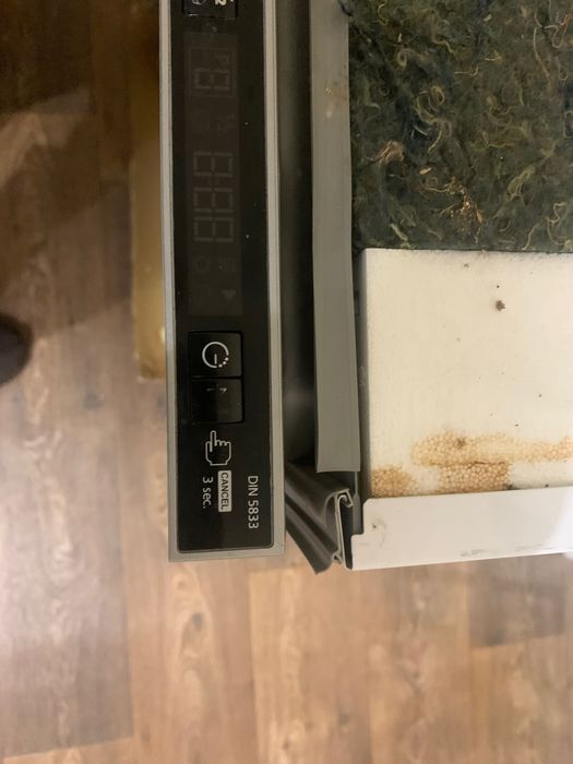 Посудомийна машина Beko DIN 5833