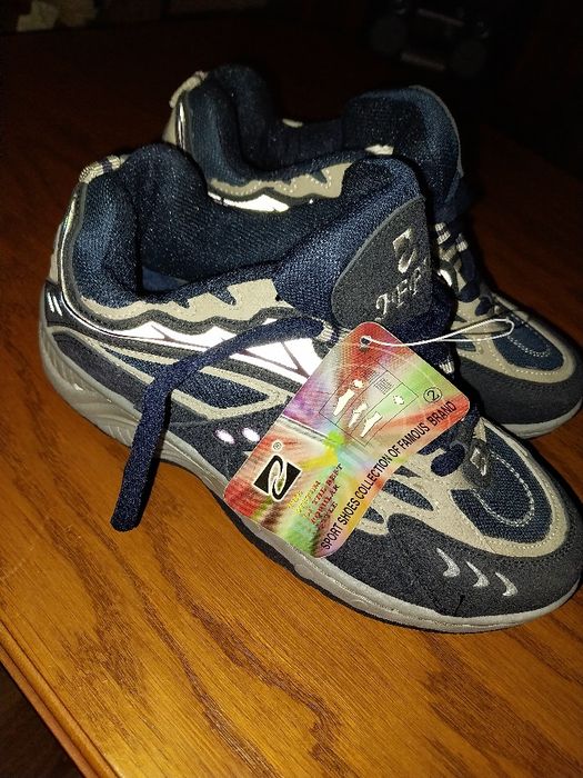 Sprzedam buty sportowe dziewczęce/damskie