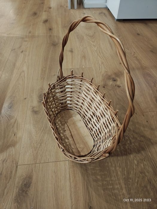 Koszyk wiklinowy z rączką