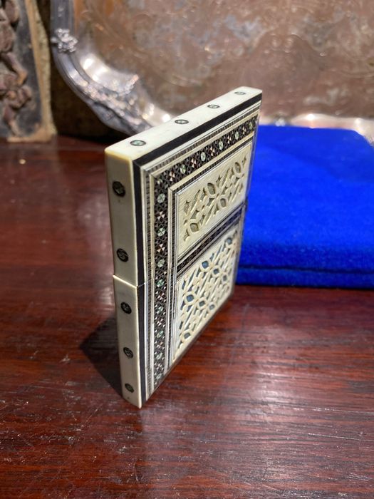 Cartoneira Nobre Anglo-indiana Mosaico Sadeli Séc XIX 10,2 cm