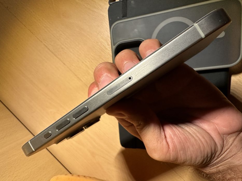 iPhone 15 Pro (256GB - Garantia Dez 2026)