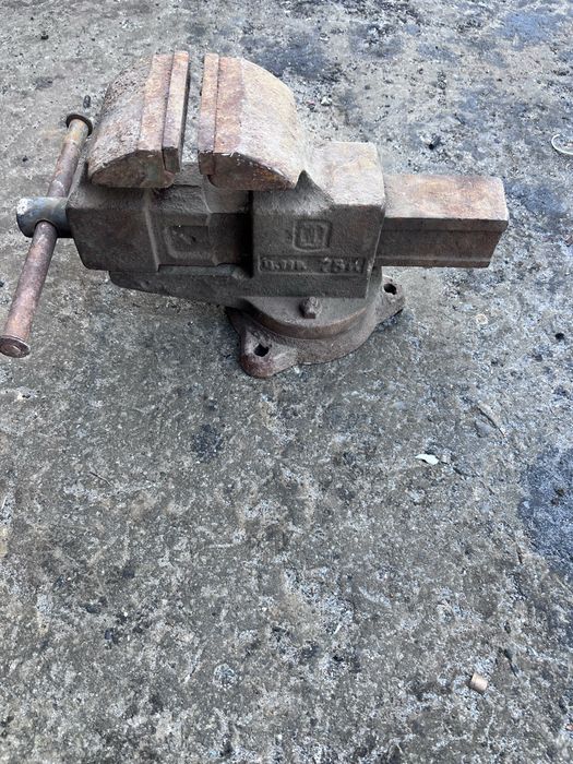 Продам тиски ссср