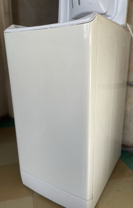 Вертикальна (стиральна ) пральна машина ariston самовивоз Дніпро бу