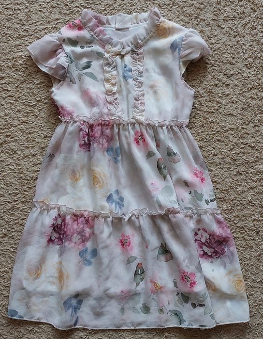 Sukienka w kwiaty 128