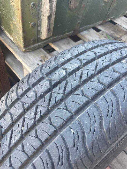 Продам комплект гуми 225/75/15