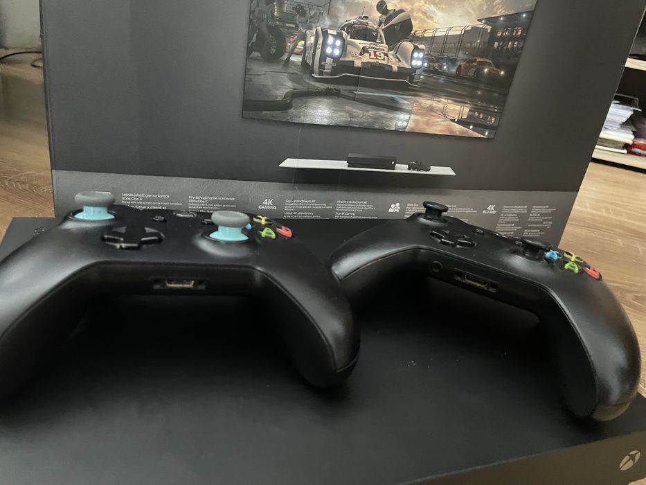Xbox One X 1 TB – 4K HDR – pad + pudełko | OKAZJA