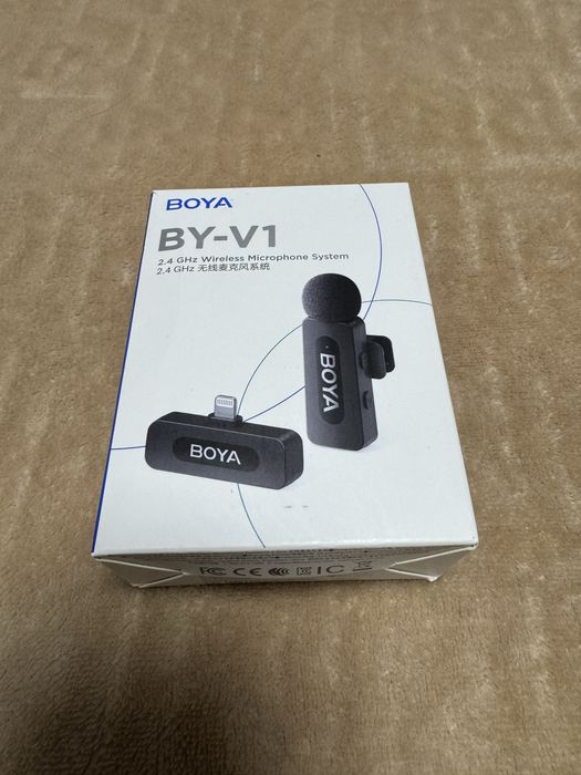 Петличний мікрофон Boya by-v1