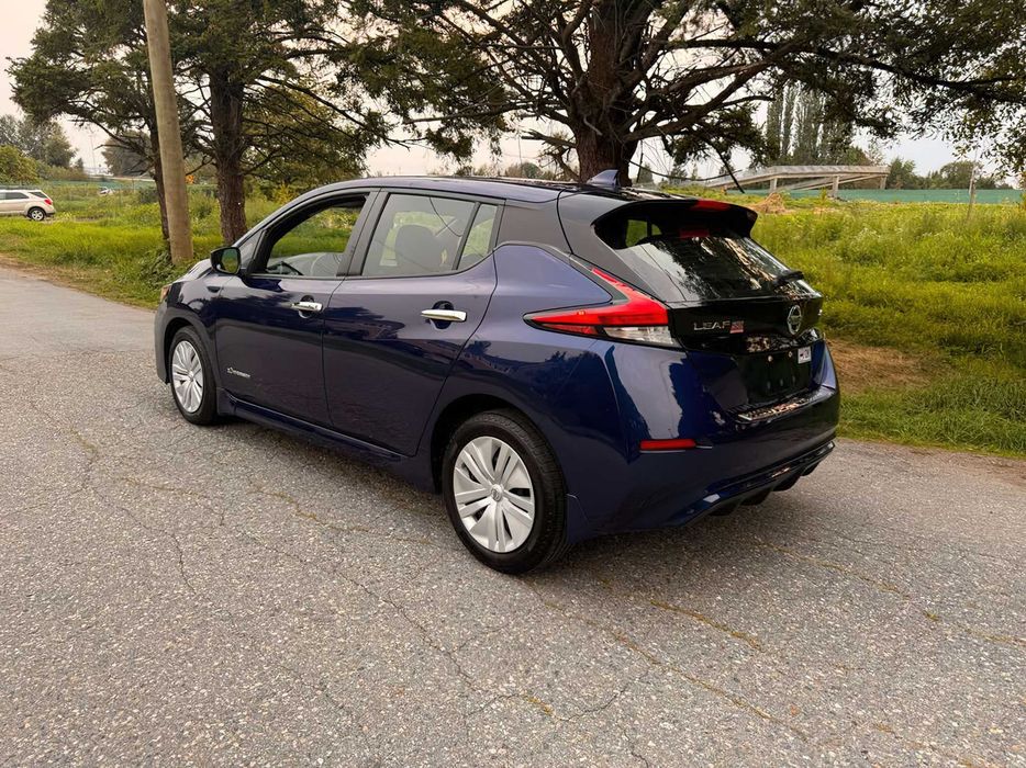 Nissan LEAF SV      2020