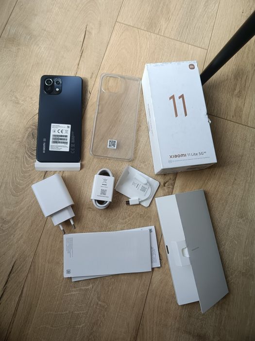 Nowy smartfon Xiaomi 11 Lite 5G NE 8/128GB  z ładowarką w zestawie