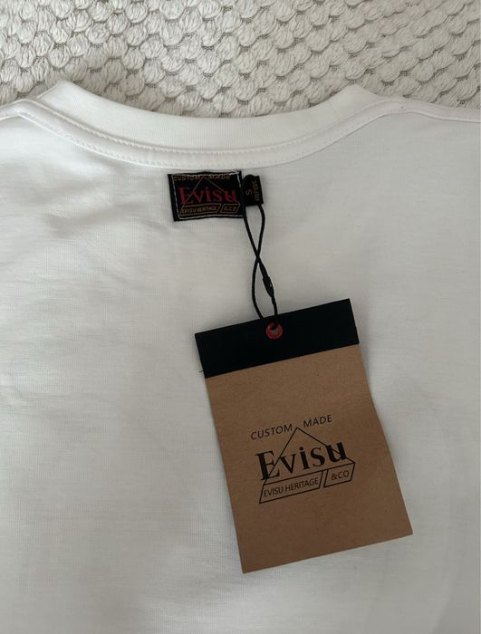 Нова футболка EVISU
