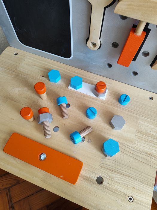 Mesa de construção/ ferramentas  madeira