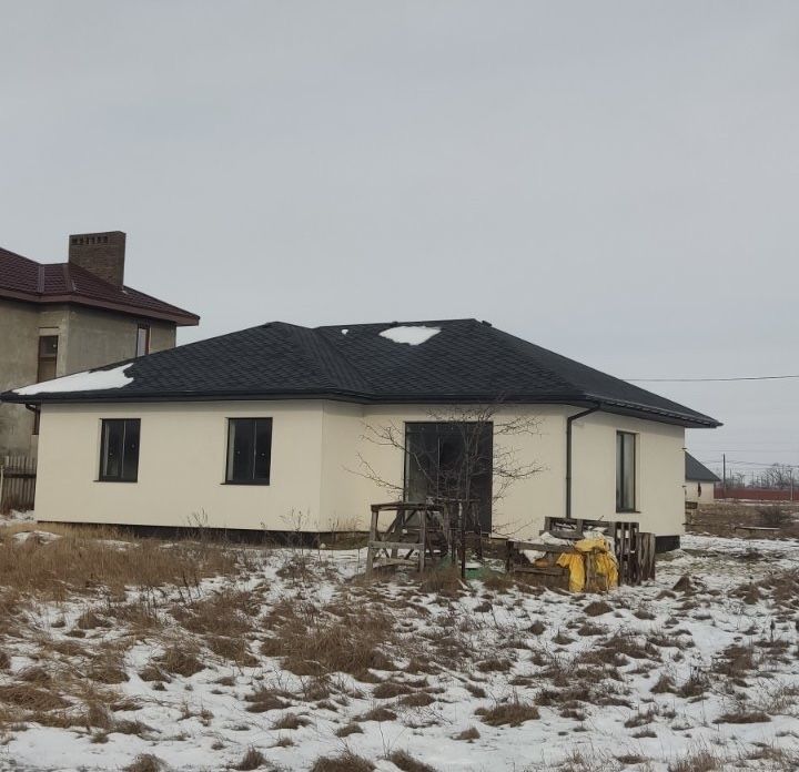 Новий сучасний будинок у Фонтанці