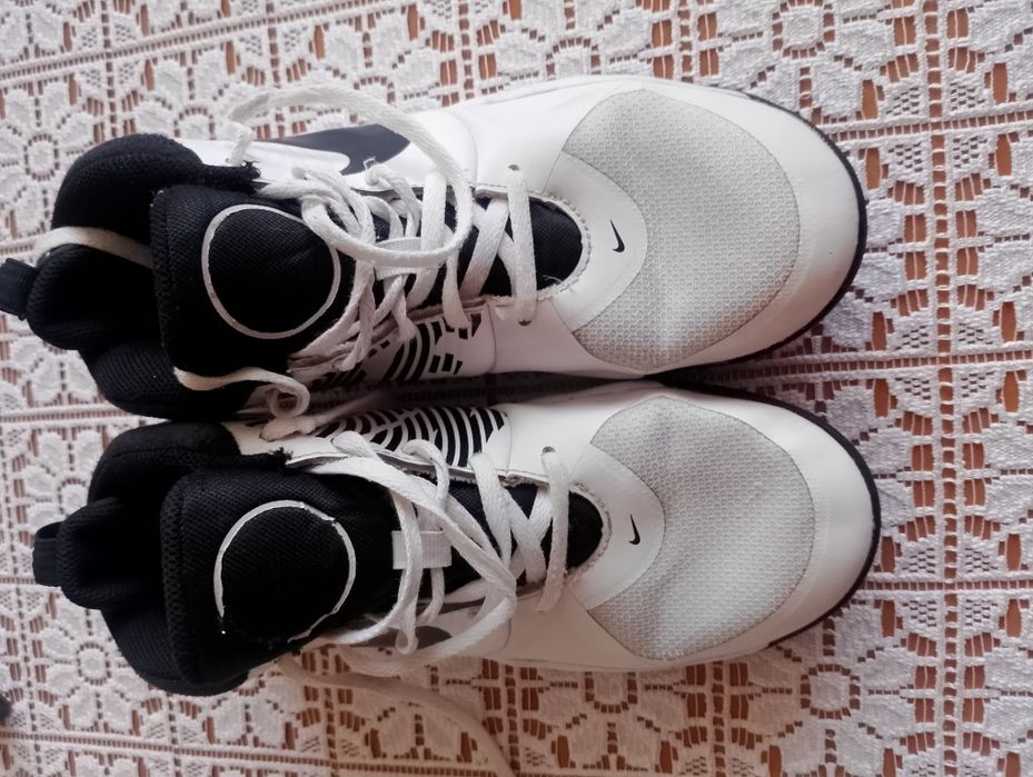 Buty sportowe uniwersalne Nike rozmiar 38 wkładka 24