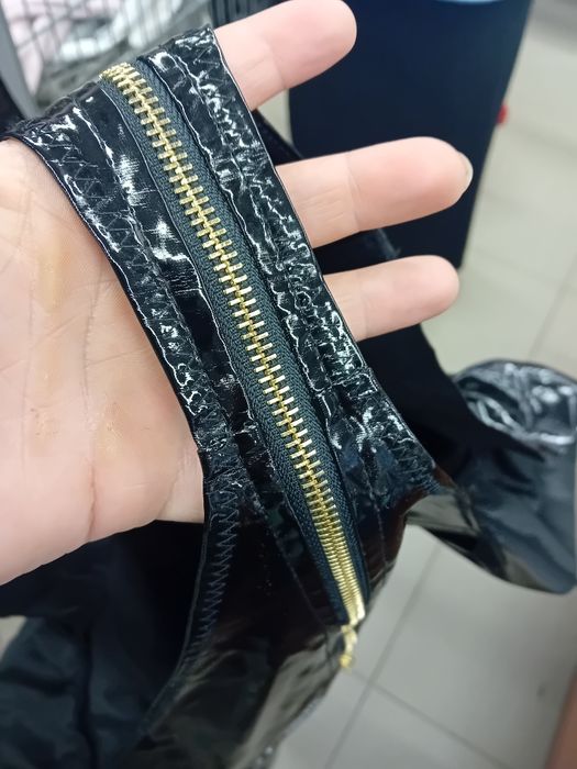 Gorset kombinezon czarny latexowy lateksowy zamki zamek 40 l