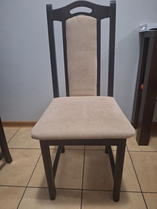 Krzesła drewniane     6 szt