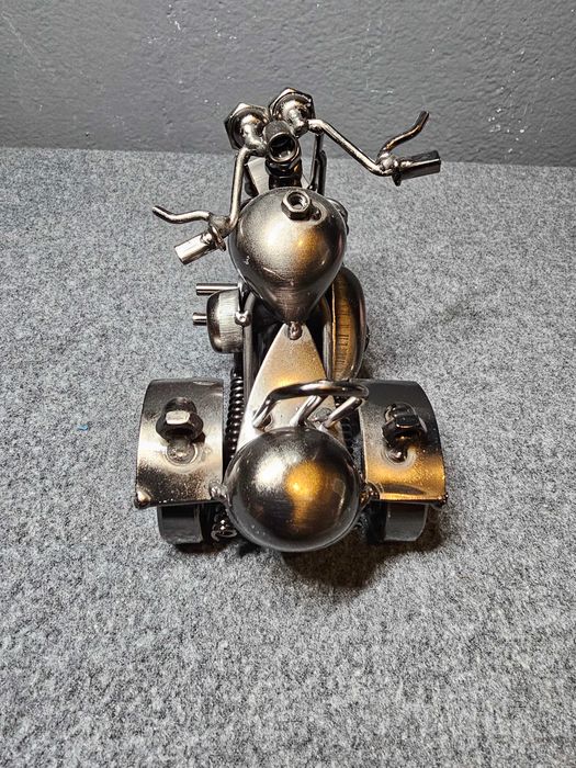 Motocykl metalowy typu chopper
