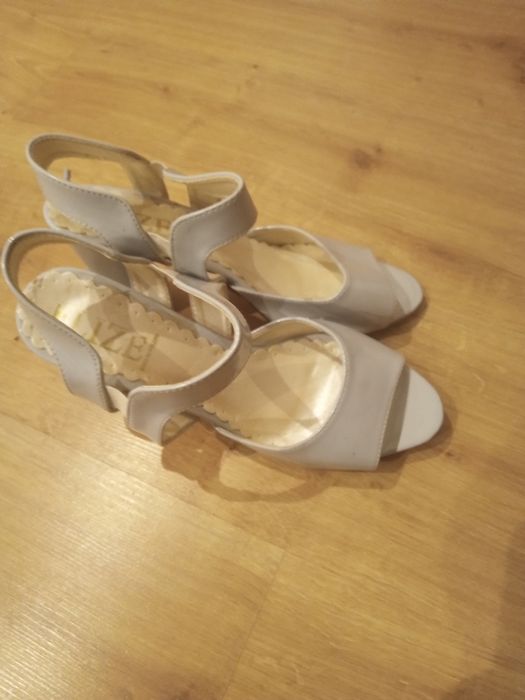 Buty damskie na obcasie ELIZE r.39